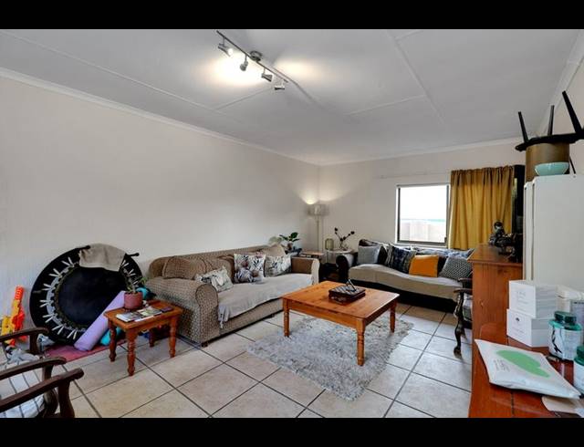 4 BEDROOM PROPERTY TO RENT IN FOURWAYS GARDENS